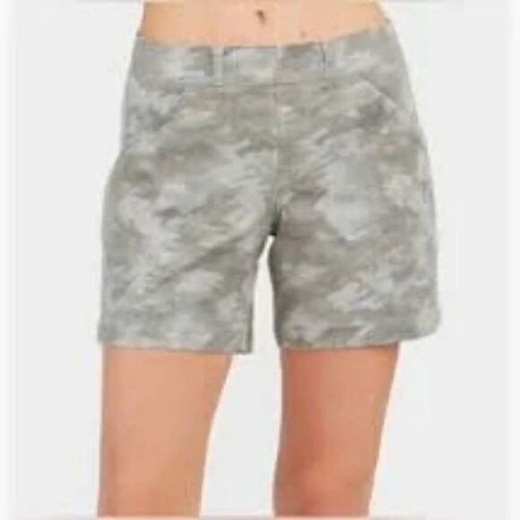 Spanx Green/Grey Stone Wash Camo Pull On Slimming 5" Inseam Shorts size XL - Picture 1 of 11